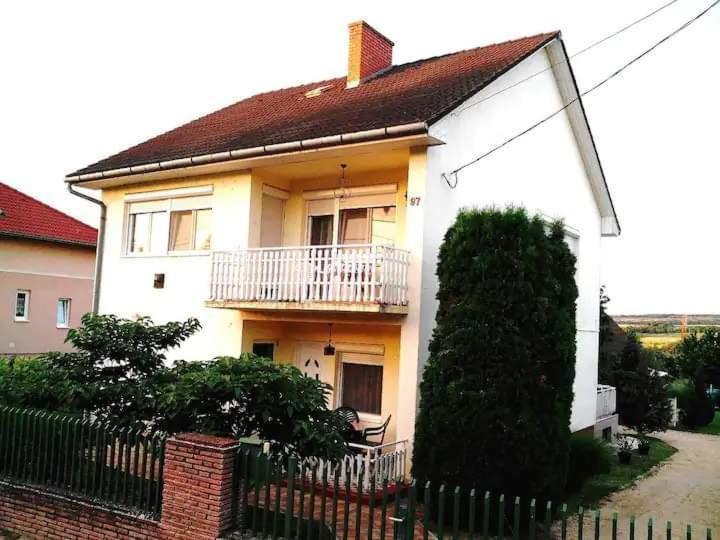 Legkondicionalt, Erkelyes Szoba, Privat Fuerdovel A Balatonon Koroshegy Exterior photo