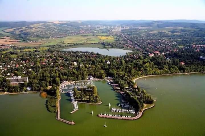 Legkondicionalt, Erkelyes Szoba, Privat Fuerdovel A Balatonon Koroshegy Exterior photo